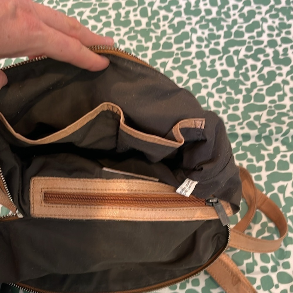Vilenca Leather Backpack - Picture 11 of 11